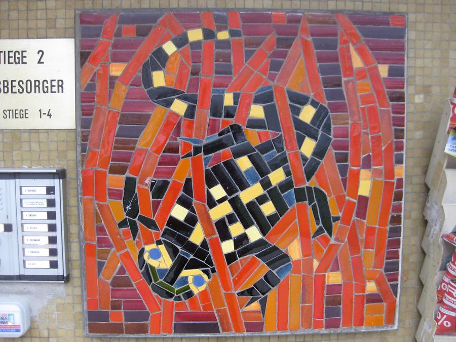 Mosaik 'Feuersalamander' von Hilde Leiter 1964