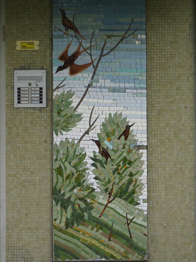 Mosaik 'Schwalben' von Anton Lehmden 1967