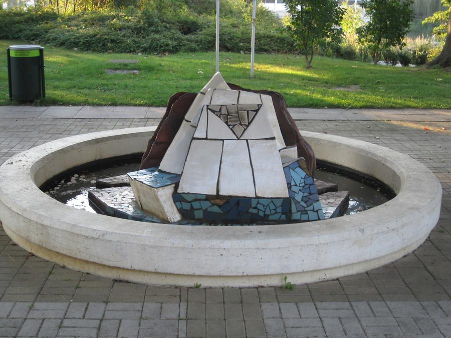 Anna Freud-Brunnen von Edith Richter