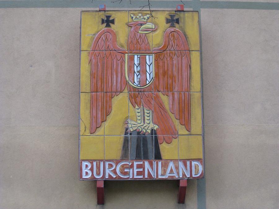 Keramikwappen 'Burgenland' von Leopold Schmid 1966