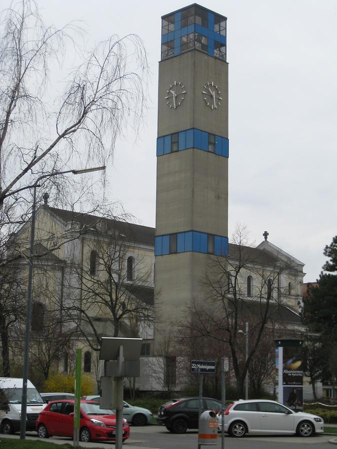 Pfarrkirche Kaisermühlen 'Zum heiligsten Herz Jesu'