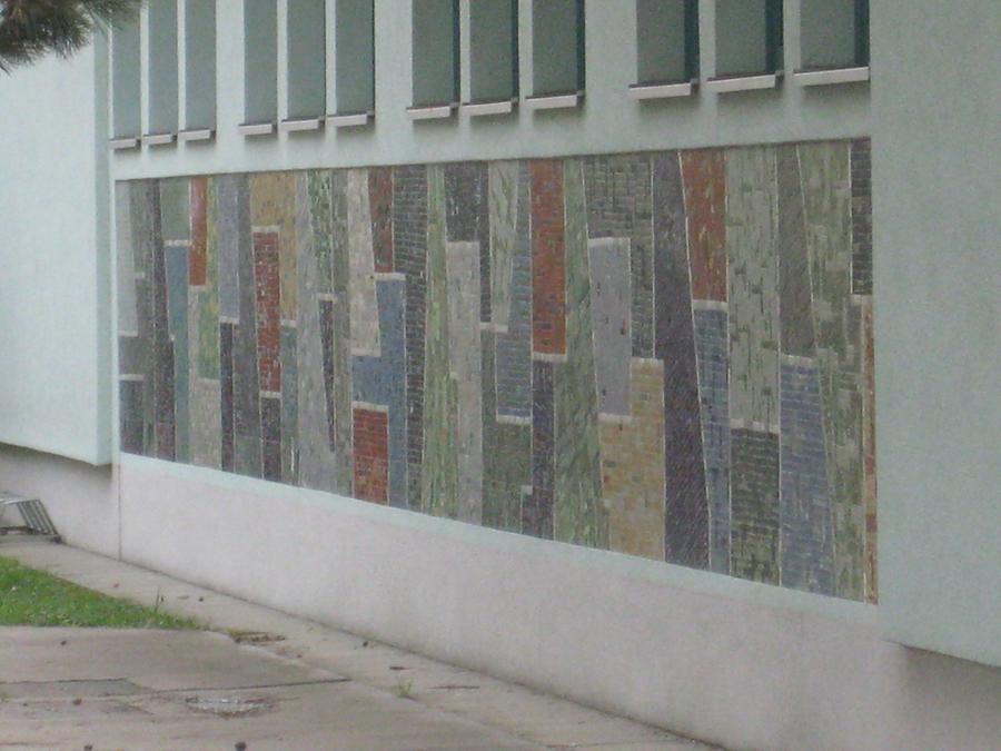 Mosaikwandbild 'Abstraktion' von Lois Pregartbauer 1965