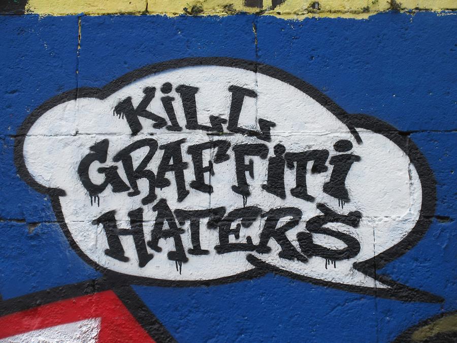 Graffito 'Kill Graffiti Haters' - Franz Josefs-Kai - Donaukanalradweg, 1010 Wien
