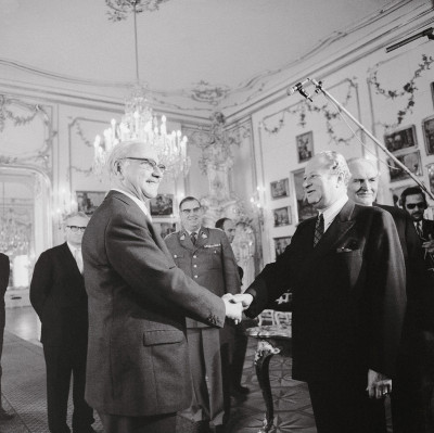 Bundeskanzler Kreisky bei der Angelobung durch Bundespräsident Jonas, © IMAGNO/Barbara Pflaum