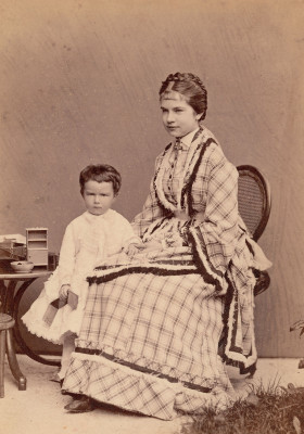 Die Erzherzoginnen Gisela und Marie Valerie, © IMAGNO/Austrian Archives