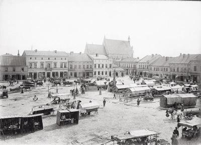 Marktstände auf dem Ringplatz in Oswiecim, © IMAGNO/Austrian Archives