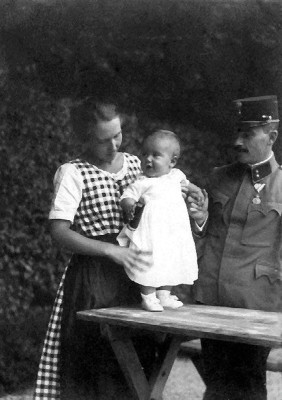 Anonymes Portrait einer Familie, © IMAGNO/Austrian Archives