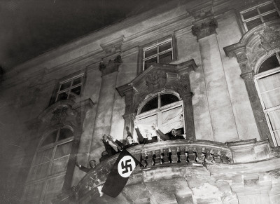 Nazitriumph am Ballhausplatz, © IMAGNO/Austrian Archives