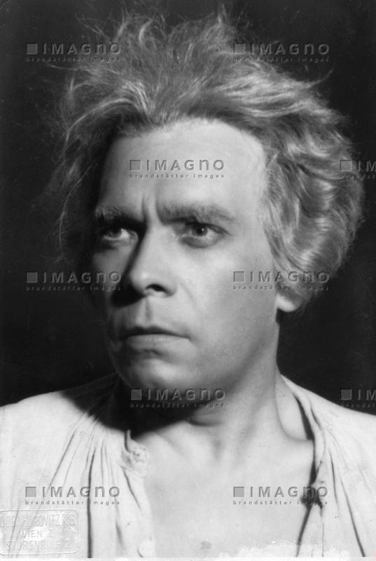 Schauspieler Ewald Balser als Peer Gynt im gleichnamigen Stück von Henrik Ibsen. Photographie von Dora Horovitz. 1935. - 00623789wm