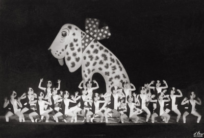 Die Szene Black and White aus der Revue Alles aus Liebe, © IMAGNO/Österreichisches Theatermuseum