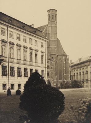 Minoritenkirche und Bundeskanzleramt, © IMAGNO/Austrian Archives
