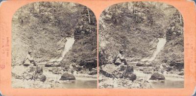 Jäger an einem Wasserfall, © IMAGNO/Austrian Archives