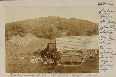 Touristengruppe vor der Sattelalm bei Ebensee, © IMAGNO/Austrian Archives