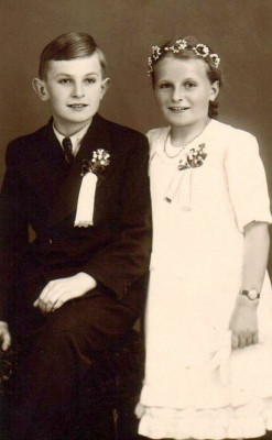 Zwei Kinder im Firmgewand, © IMAGNO/Austrian Archives