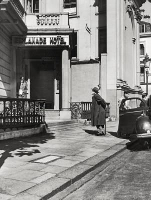 Sigmund Freud vor dem Hotel Esplanade, London, © IMAGNO/Sigm.Freud Priv.Stiftung