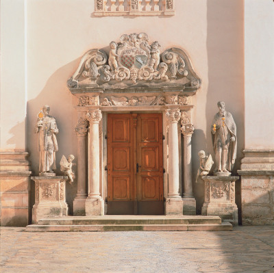 Das Hauptportal der Stiftskirche des Stiftes Geras, © IMAGNO/Gerhard Trumler