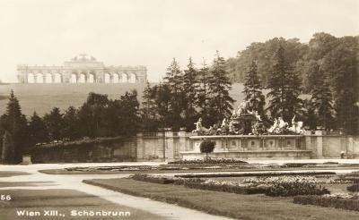 Parterre mit dem Neptunbrunnen und der Gloriette in Schönbrunn, © IMAGNO/Austrian Archives