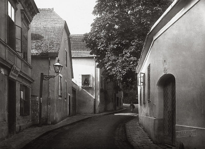 Die Kobenzlgasse im Wiener Heurigenort Grinzing, © IMAGNO/Austrian Archives