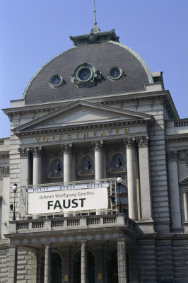 Das Volkstheater in Wien, © IMAGNO/Dagmar Landova