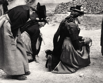 Bäuerinnen beim Umgang, © IMAGNO/Franz Hubmann