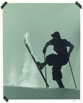 Skifahrerin in Knickerbocker, © IMAGNO/Skrein Photo Collection