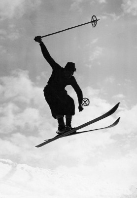 Skifahrer in luftiger Höhe, © IMAGNO/Austrian Archives (S)