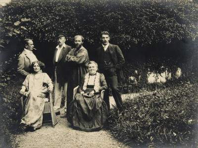 G. Klimt, Emilie Flöge im Garten der Oleander-Villa, © IMAGNO/Austrian Archives