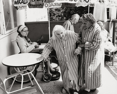 Alte Frauen in Lainz, © IMAGNO/ÖNB/Harry Weber
