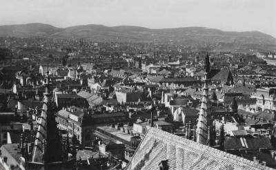 Blick vom Stephansdom gegen Kahlenberg und Leopoldsberg, © IMAGNO/Sammlung Hubmann