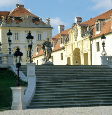 Treppe zum Schloss Valtice, © IMAGNO/Gerhard Trumler