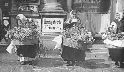 Mittagszeit der Blumenfrauen, © IMAGNO/Austrian Archives
