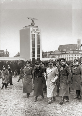 Hermann Göring auf dem Heldenplatz in Wien, © IMAGNO/Austrian Archives