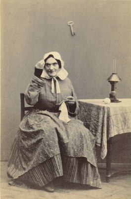 Frau Maxl (Hausmeisterin): aus dem Nestroy-Album, © IMAGNO/Austrian Archives