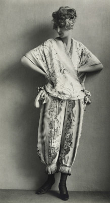 Hauskleid Wiener Werkstätte, © IMAGNO/Austrian Archives