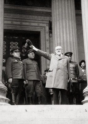 Karl Renner und sowjetische Offiziere, © IMAGNO/Austrian Archives
