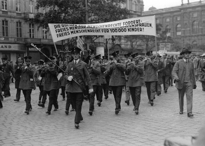 Kundgebung für die Eherechtsreform, © IMAGNO/Austrian Archives (S)