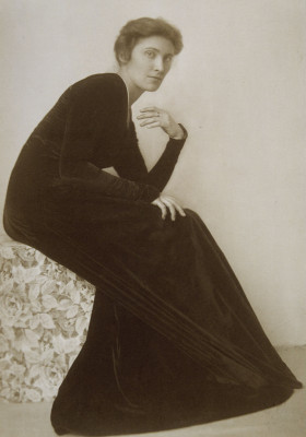 Mileva Roller in einem Reformkleid, © IMAGNO/Austrian Archives