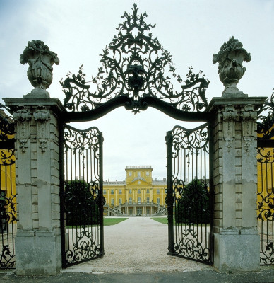 Eingangstor von Schloß Esterház bei Fertöd, © IMAGNO/Gerhard Trumler