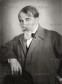 Der österreichische Schriftsteller Arthur Schnitzler. Photographie. 1922