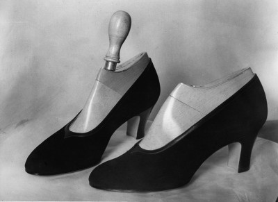 Schuhe aus schwarzer Seide, © IMAGNO/Austrian Archives (S)
