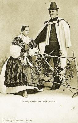 Slowakisches Paar in Volkstracht, © IMAGNO/Austrian Archives