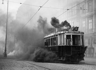 Brennende Strassenbahn, © IMAGNO/Austrian Archives (S)