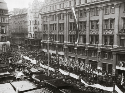 Politischer Aufmarsch der Vaterländischen Front, © IMAGNO/Austrian Archives