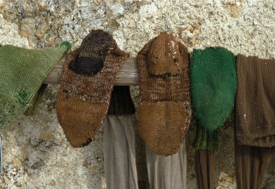 Auf Holzstange hängende Wollsocken, © IMAGNO/Gerhard Trumler