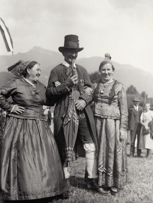 Bauern in Salzburger Trachten, © IMAGNO/Austrian Archives