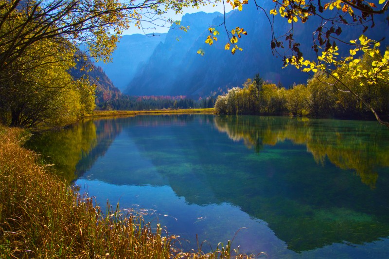 Brunnsee in Herbstfarben