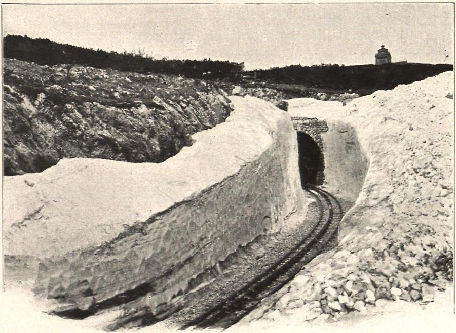 Illustration Schneebergbahn: Freigelegte Einfahrt zum zweiten Tunnel