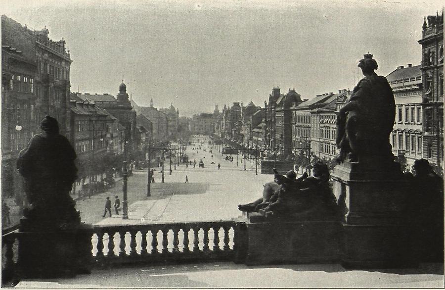 Illustration Prag: Blick von der Kuppel des böhmischen Nationalmuseums auf den Wenzelsplatz