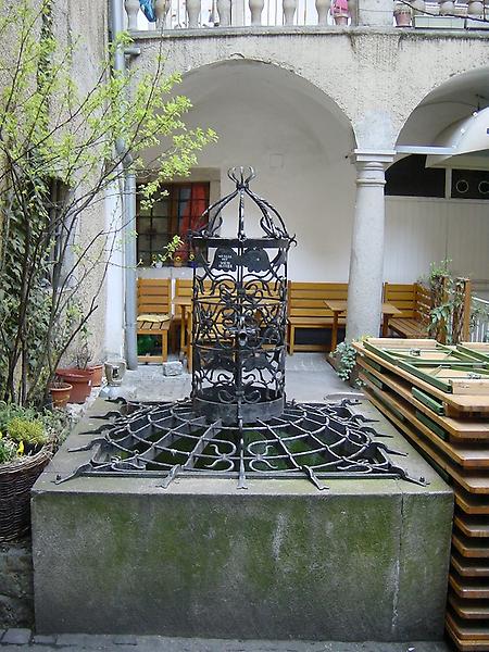 Linz, Brunnen, Ehrentletzberger Haus
