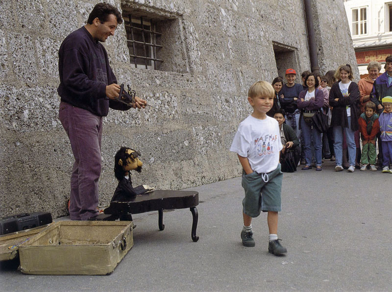 Salzburg, Entertainer am Residenzplatz